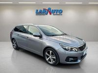 Usado Peugeot 308 SW Allure 130 CV (95 kW) 2019 Gris / plata Familiar