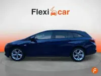 Usado Opel Astra 110 CV (80 kW) 2020 Azul Familiar
