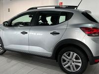 Usado Dacia Sandero Essentiel 91 CV (66 kW) 2022 Gris / plata Berlina