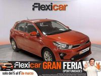 Usado Kia Rio 84 CV (61 kW) 2023 Rojo Utilitario