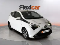 Usado Toyota Aygo X-play 72 CV (52 kW) 2019 Blanco Utilitario