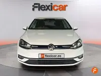 Begagnad VW Golf VII Advance 130 HK (95 kW) 2019 Vit