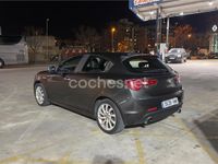 Usado Alfa Romeo Giulietta Distinctive 140 CV (102 kW) 2012 Gris / plata Berlina