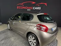 Usado Peugeot 208 Active 92 CV (67 kW) 2012 Beige Utilitario