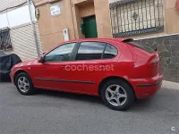 Usado Seat Leon Stella 110 CV (80 kW) 2005 Rojo Utilitario