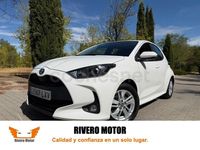 Usado Toyota Yaris Hybrid Business Edition 116 CV (85 kW) 2022 Blanco Berlina