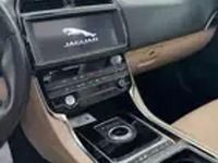 Usado Jaguar XE Prestige 179 CV (131 kW) 2020 Gris Berlina