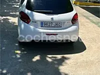 Usado Peugeot 208 Access 82 CV (60 kW) 2015 Blanco Utilitario