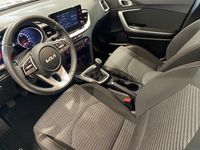 Używany Kia Ceed 100 KM (73 kW) 2022 Czerwony Hatchback