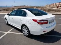 Usado Renault Latitude Initiale 240 CV (176 kW) 2012 Blanco Berlina