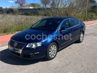 Usado VW Passat Trendline 140 CV (102 kW) 2006 Azul Berlina