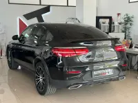 Usado Mercedes GLC220 194 CV (142 kW) 2019 Negro SUV