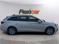 Usado Seat Leon Style 116 CV (85 kW) 2021 Blanco Familiar
