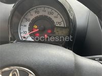 Usado Toyota Aygo 68 CV (50 kW) 2011 Blanco Utilitario