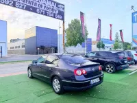 Usado VW Passat Highline 140 CV (102 kW) 2008 Gris / plata Berlina