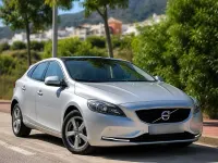 Usado Volvo V40 Momentum 150 CV (110 kW) 2015 Gris Utilitario