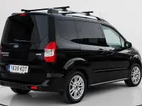 Usado Ford Tourneo Titanium 100 CV (73 kW) 2017