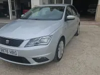 Usado Seat Toledo Reference 105 CV (77 kW) 2013 Plateado Utilitario