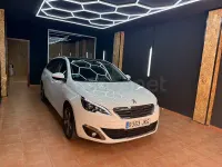 Usado Peugeot 308 SW Allure 150 CV (110 kW) 2016 Blanco Familiar