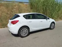 Usado Opel Astra Excellence 110 CV (80 kW) 2014 Blanco Utilitario