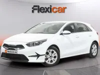 Begagnad Kia Ceed 101 HK (74 kW) 2022 Vit Halvkombi