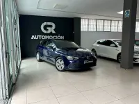 Usado VW Golf VIII 110 CV (80 kW) 2021 Azul Berlina