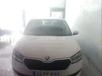 Usado Skoda Fabia Business Line 75 CV (55 kW) 2018 Blanco Familiar