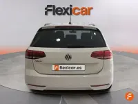 Usado VW Passat Advance 150 CV (110 kW) 2019 Blanco Familiar