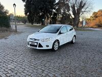 Usado Ford Focus Trend 95 CV (69 kW) 2013 Blanco Berlina
