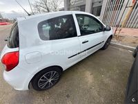Usado Renault Clio IV 75 CV (55 kW) 2012 Blanco Berlina