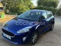 Usado Ford Fiesta Trend 85 CV (62 kW) 2018 Azul Utilitario