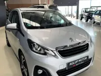 Usado Peugeot 108 Active 82 CV (60 kW) 2018 Gris