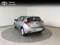 Usado Toyota Auris Hybrid Business Edition 136 CV (100 kW) 2018 Gris Berlina