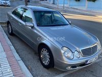 Usado Mercedes E270 Classic 177 CV (130 kW) 2004 Beige Berlina