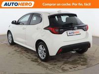 Usado Toyota Yaris Hybrid Active 120 CV (88 kW) 2021 Blanco Berlina
