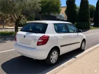 Usado Skoda Fabia Ambition 60 CV (44 kW) 2012 Blanco Berlina