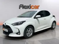 Usado Toyota Yaris Hybrid Business Edition 116 CV (85 kW) 2022 Blanco Berlina