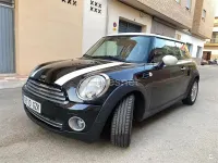 Käytetty Mini Cooper D 110 HP (80 kW) 2010 Musta Viistoperä