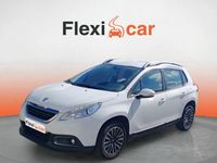 Usado Peugeot 2008 Allure 100 CV (73 kW) 2015 Blanco SUV