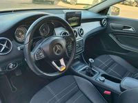 Usado Mercedes CLA200 Shooting Brake 136 CV (100 kW) 2015 Blanco Familiar