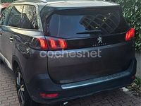 Usado Peugeot 5008 Allure 130 CV (95 kW) 2021 Gris / plata SUV