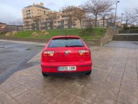 Usado Seat Leon 125 CV (91 kW) 2003 Rojo Utilitario