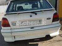 Usado Ford Fiesta Ghia 59 CV (43 kW) 1989 Blanco Berlina