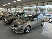 Usado Toyota Auris 132 CV (97 kW) 2015 Gris / plata Berlina