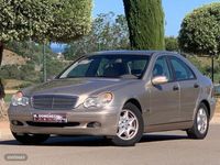 Usado Mercedes C220 Classic 143 CV (105 kW) 2003 Oro Berlina