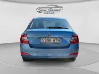 Usado Skoda Octavia Elegance 105 CV (77 kW) 2013 Azul Berlina