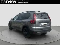 Usado Dacia Jogger Extreme 100 CV (73 kW) 2023 Gris / plata Monovolumen