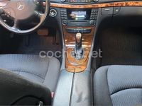 Usado Mercedes E220 Elegance 150 CV (110 kW) 2005 Azul Berlina