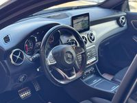 Usado Mercedes GLA180 122 CV (89 kW) 2019 Negro SUV