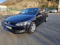 Usado VW Jetta Advance 105 CV (77 kW) 2012 Negro Berlina